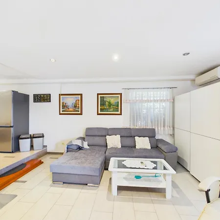 Sandro Apartamento Pula